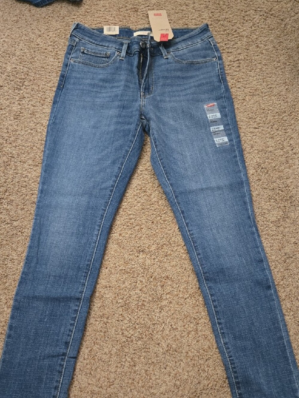 Levi's 711 Skinny Jeans in Blue Denim NWT SIZE 31/28 10 SHORT - Picture 2 of 7